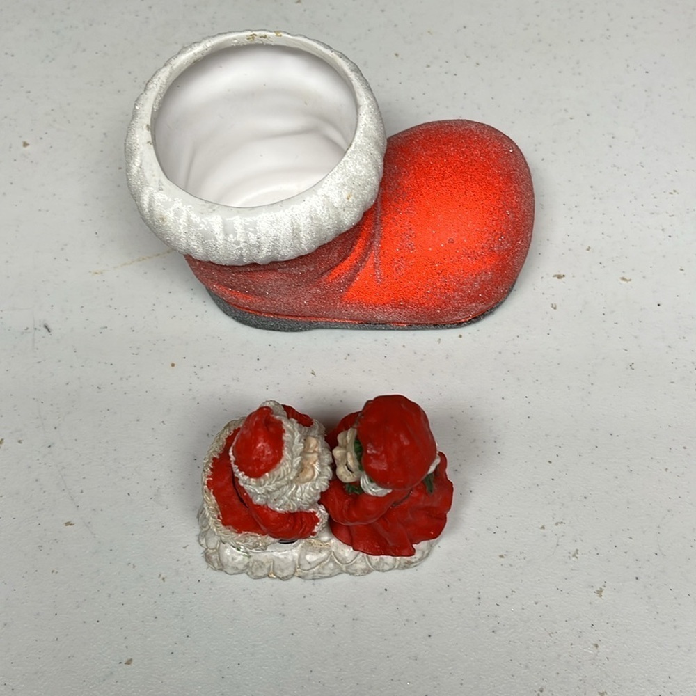 2 items Santa & Mrs Clause Small decor and boot - Picture 2 of 4